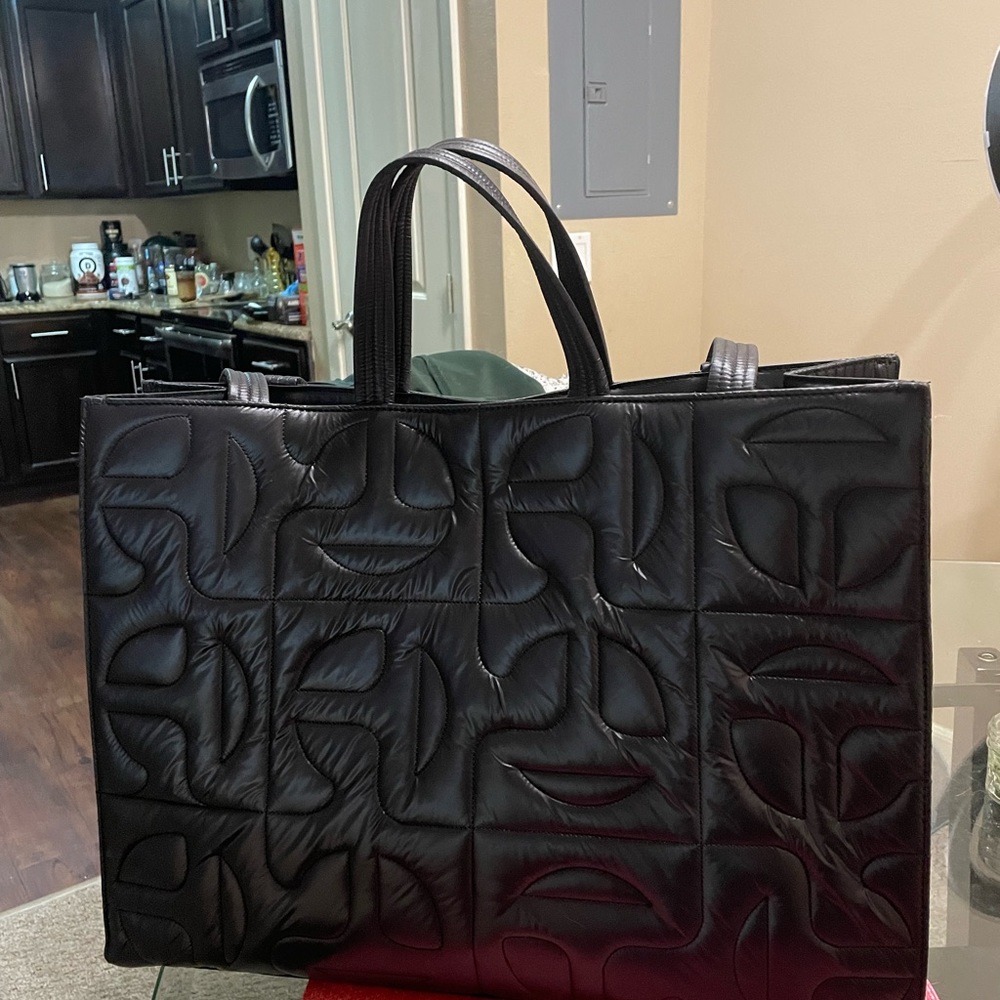 Moose Knuckles x Telfar large black tote!